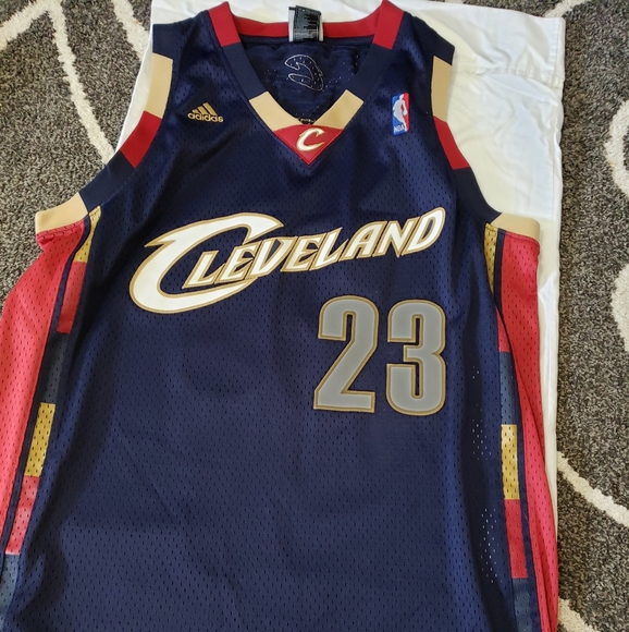 James Jersey - Picture 2 of 3